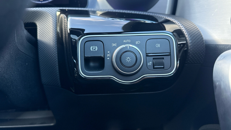 Mercedes-Benz CLA 250e AMG Line Premium + Night Ed 4dr Tip Auto Saloon